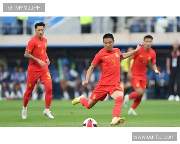 深圳足球队在奥运会上的灵活性表现引发热议展现团队协作与战术创新 深圳足球队在奥运会上的灵活性表现引发热议展现团队协作与战术创新