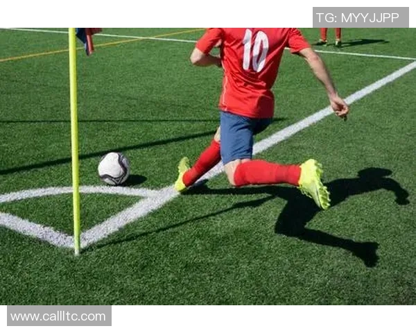 足球明星精彩瞬间高清角球踢球动作图集展现足球魅力与技巧 足球明星精彩瞬间高清角球踢球动作图集展现足球魅力与技巧