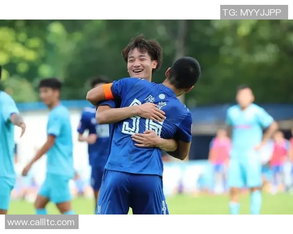 重庆篮球队以51分领跑冠军赛积分榜展现强劲实力和团队合作精神